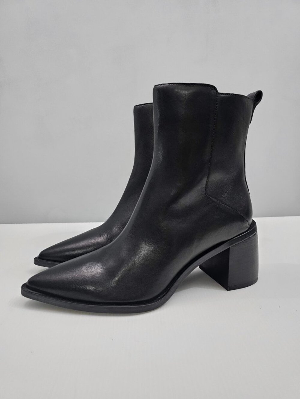 Vince Camuto Lorelai Ankle Boots Womens 9 Black Leather Pointed Toe Block Heel
